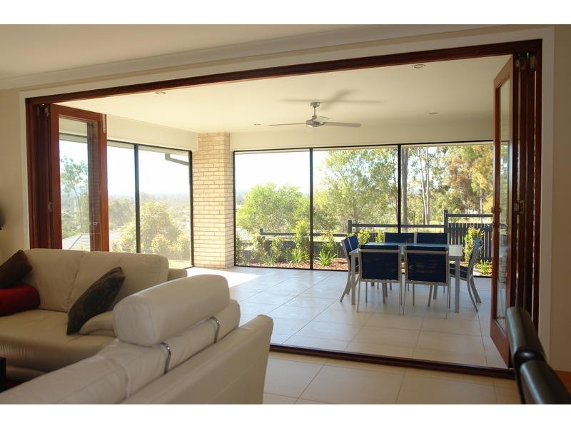 53 Hendos Place, Moggill QLD 4070